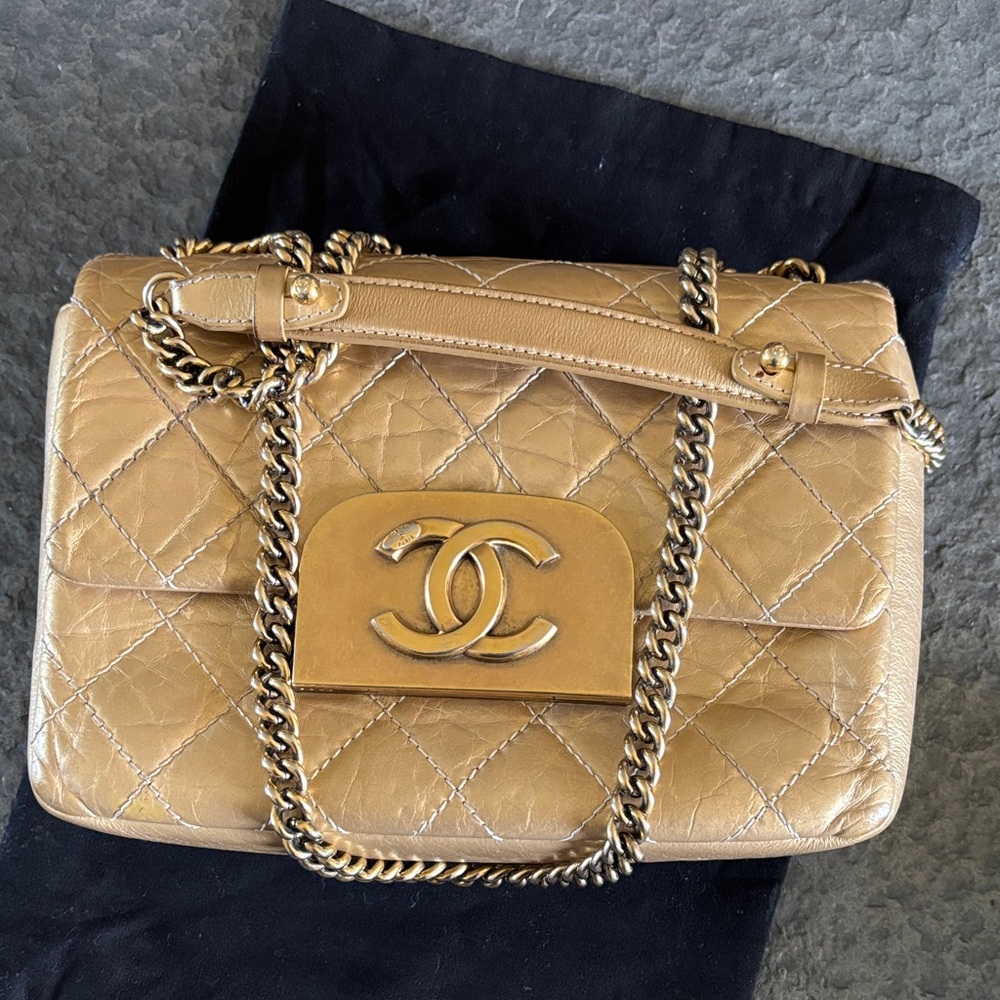 ⚜️⚜️Chanel Authentic Vintage Metallic Gold Quilted Chain Shoulder Bag ⚜️⚜️ - Picture 2 of 16